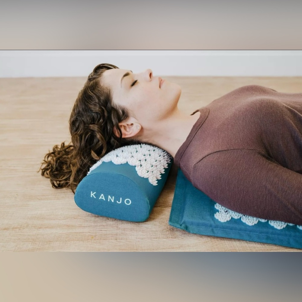 KANJO MEMORY FOAM ACUPRESSURE MAT PILLOW SET Back/Neck Relief, IN BAG
#1015243